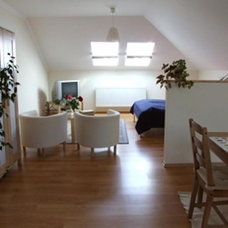 Ilona Apartmanhaz Комаром Экстерьер фото