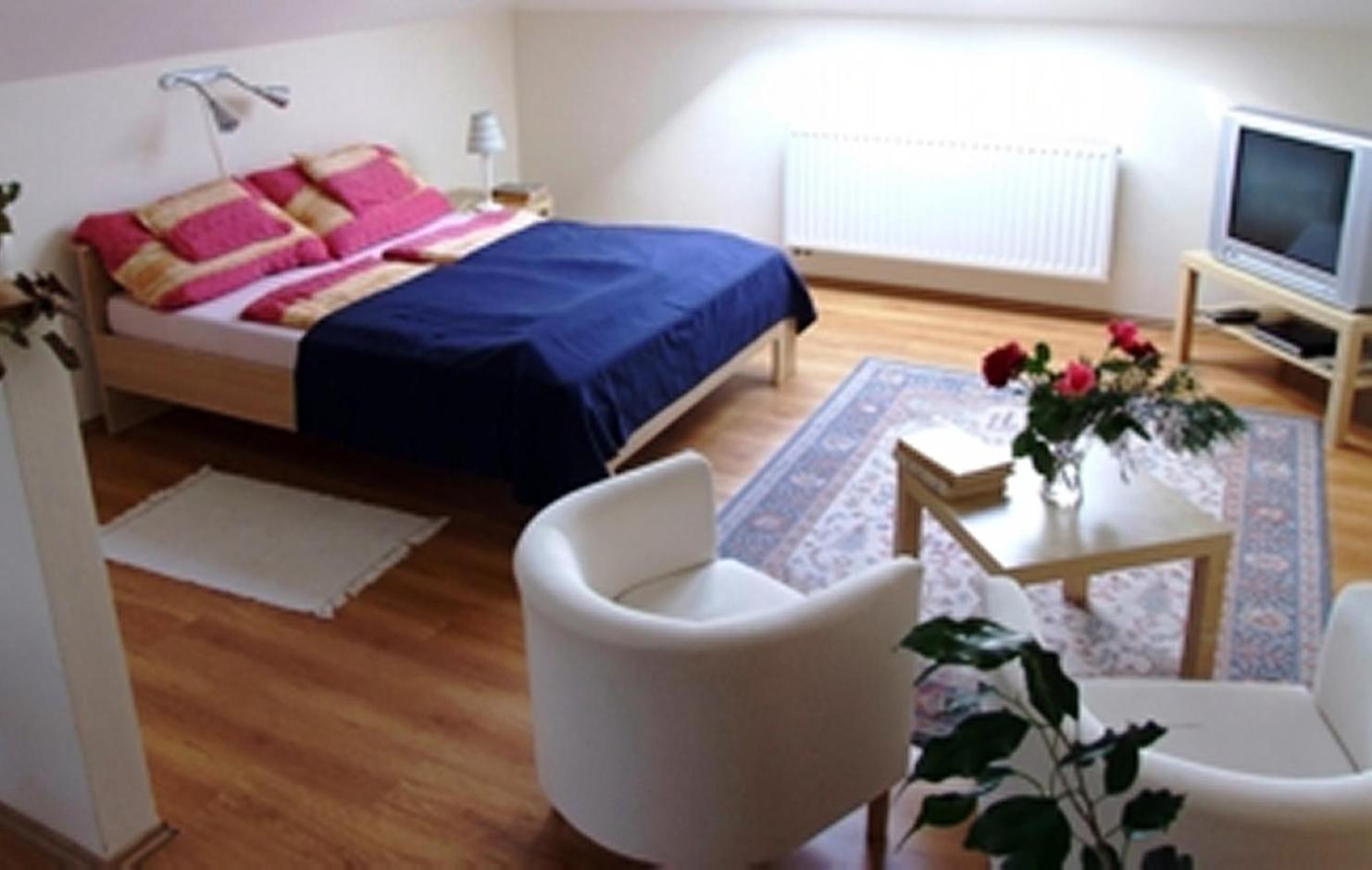 Ilona Apartmanhaz Комаром Экстерьер фото